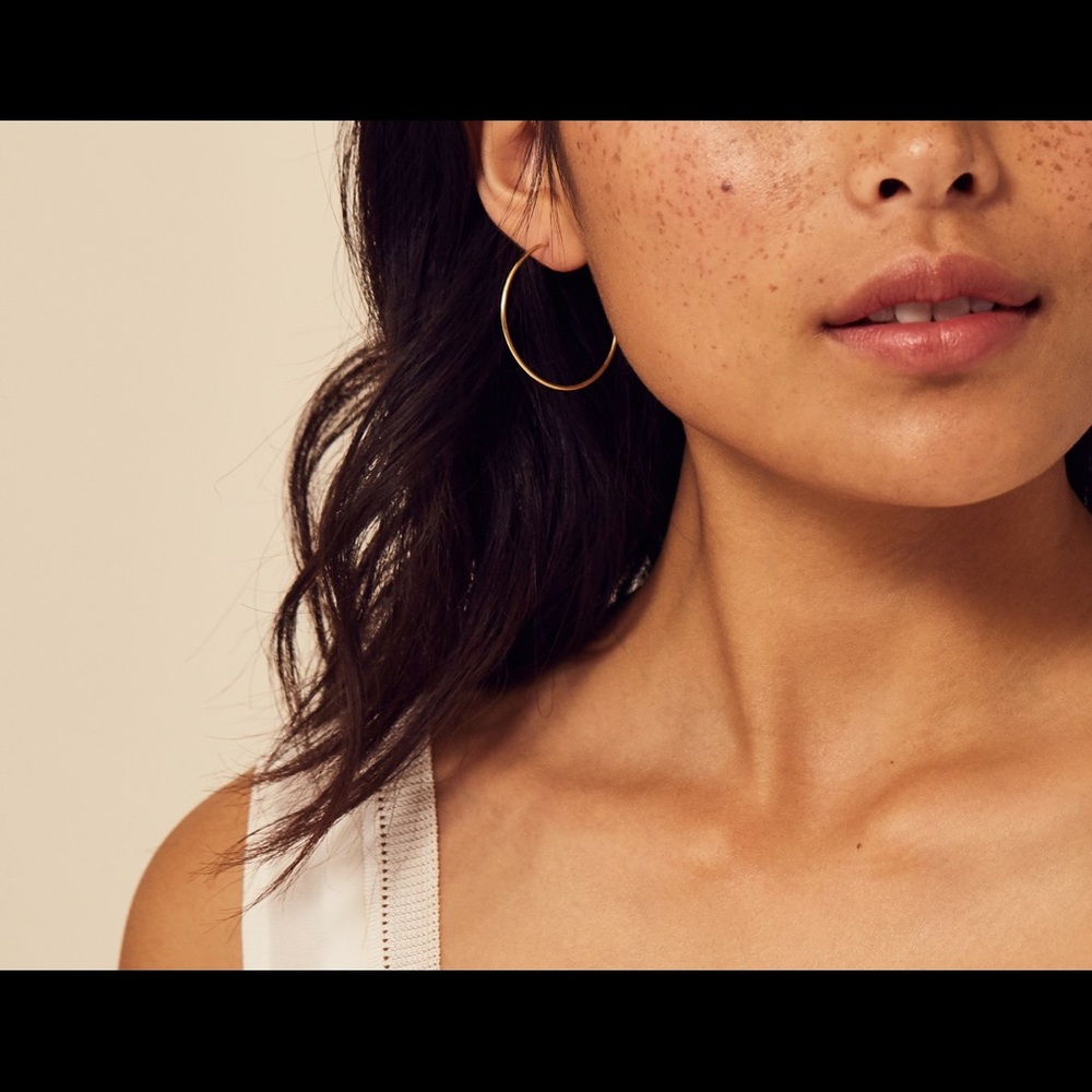 Vrai and Oro handmade white gold thin hoops